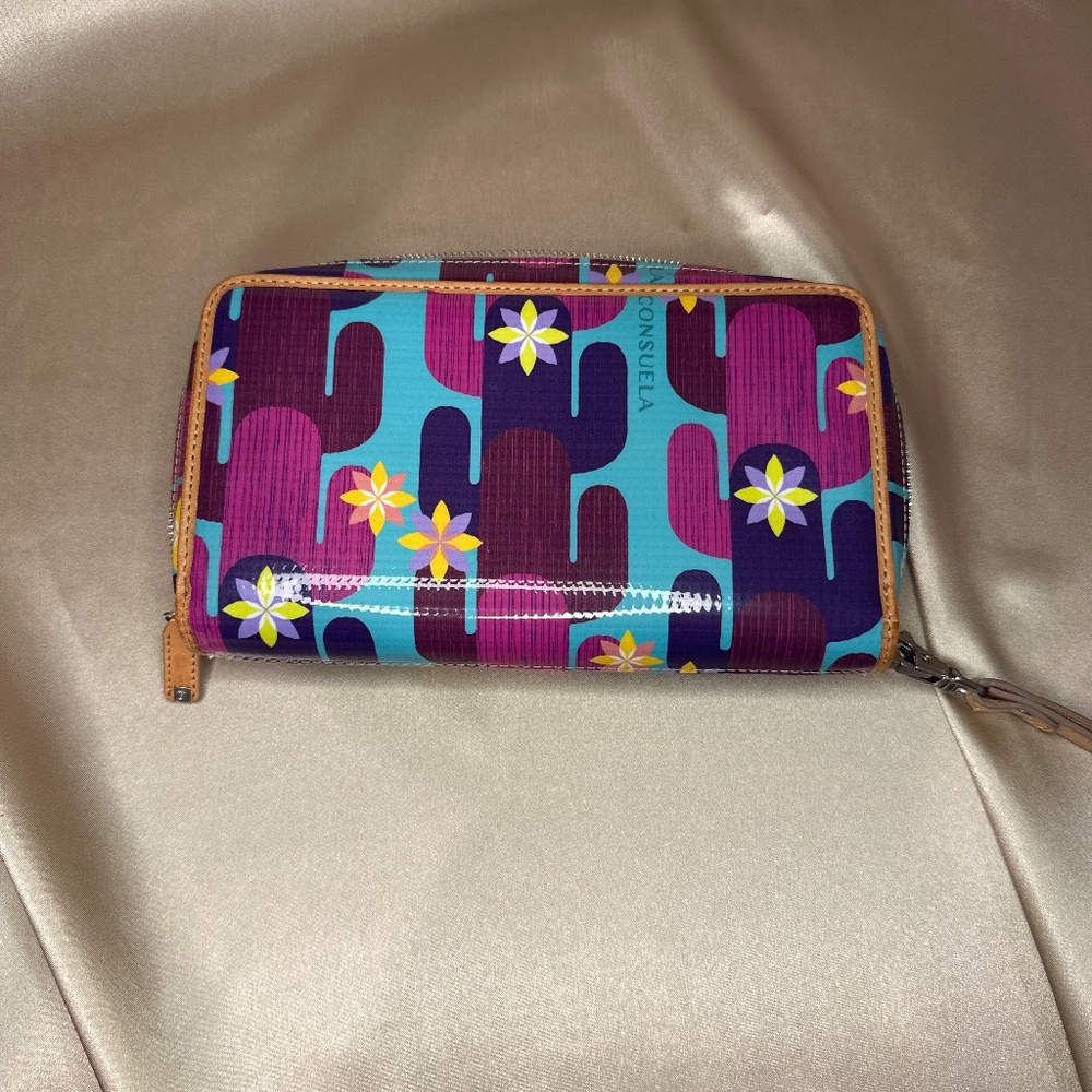 Consuela Wallet